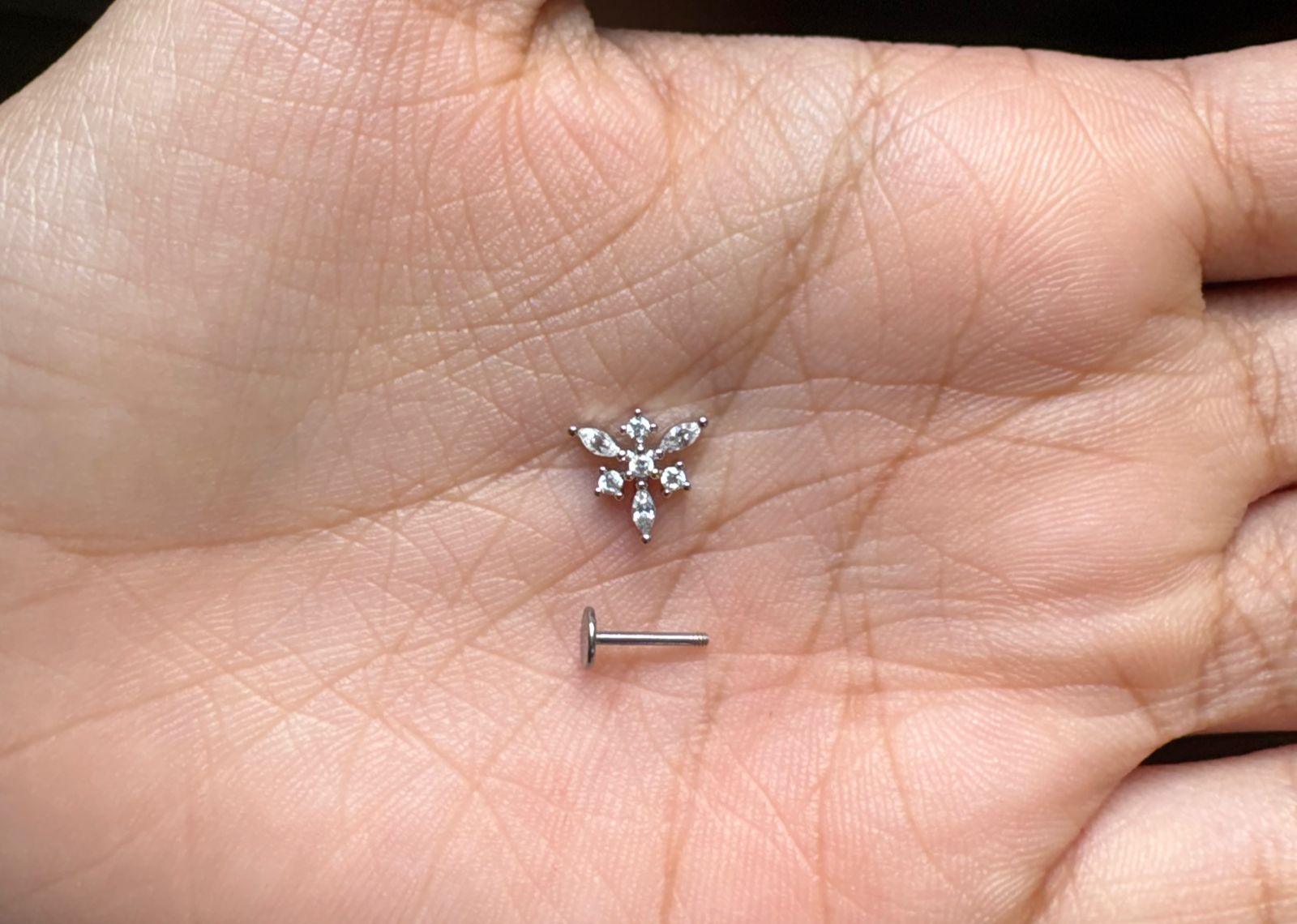 Pyramid Three Star Nose Pin